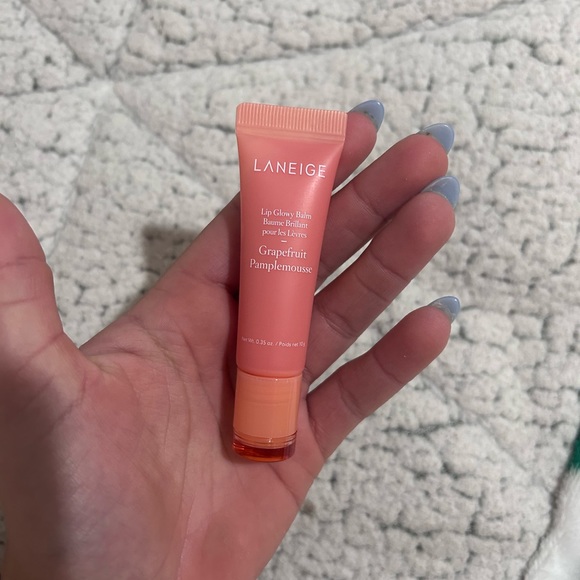 Lip - Picture 2 of 2